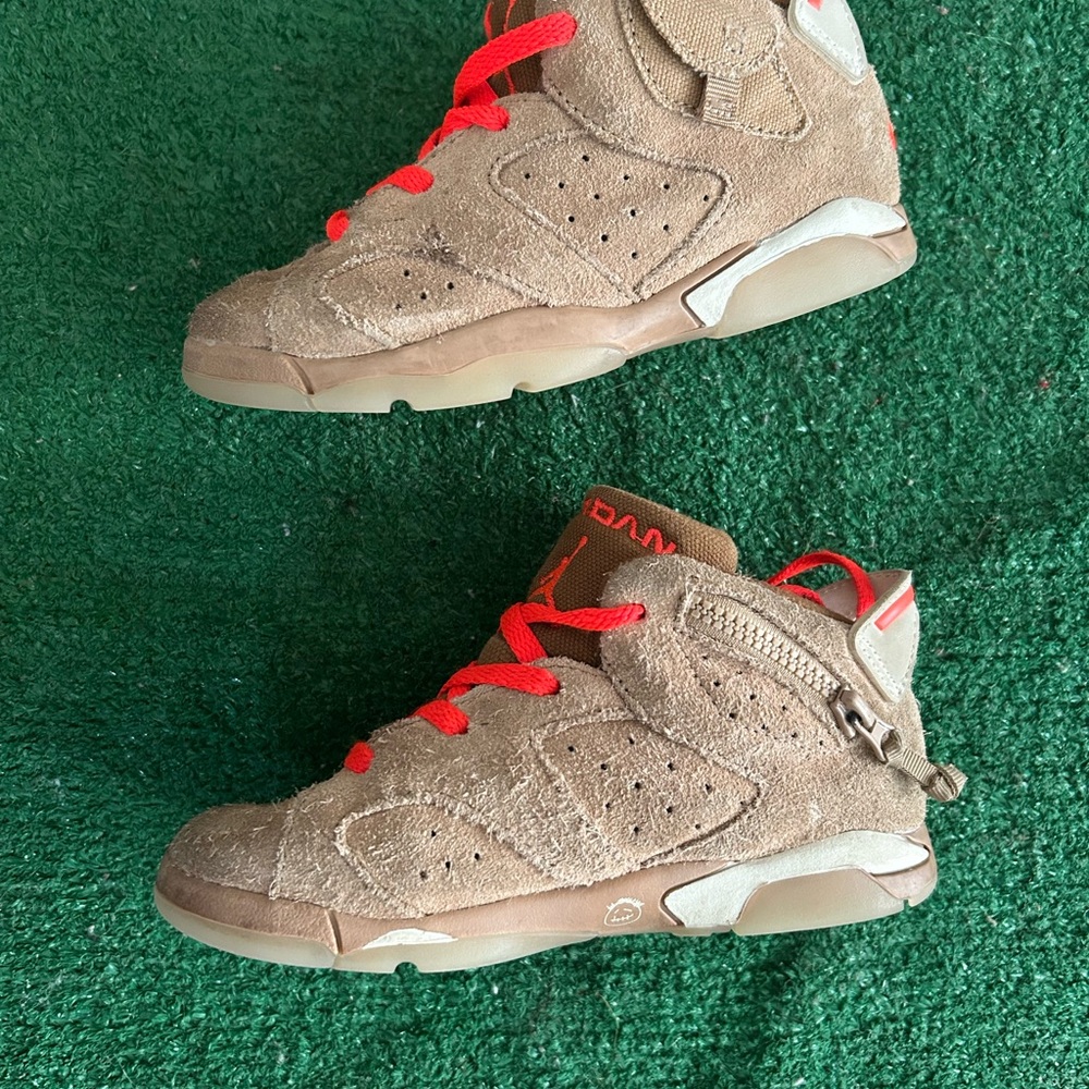 Jordan 6 Retro
Travis Scott British Khaki